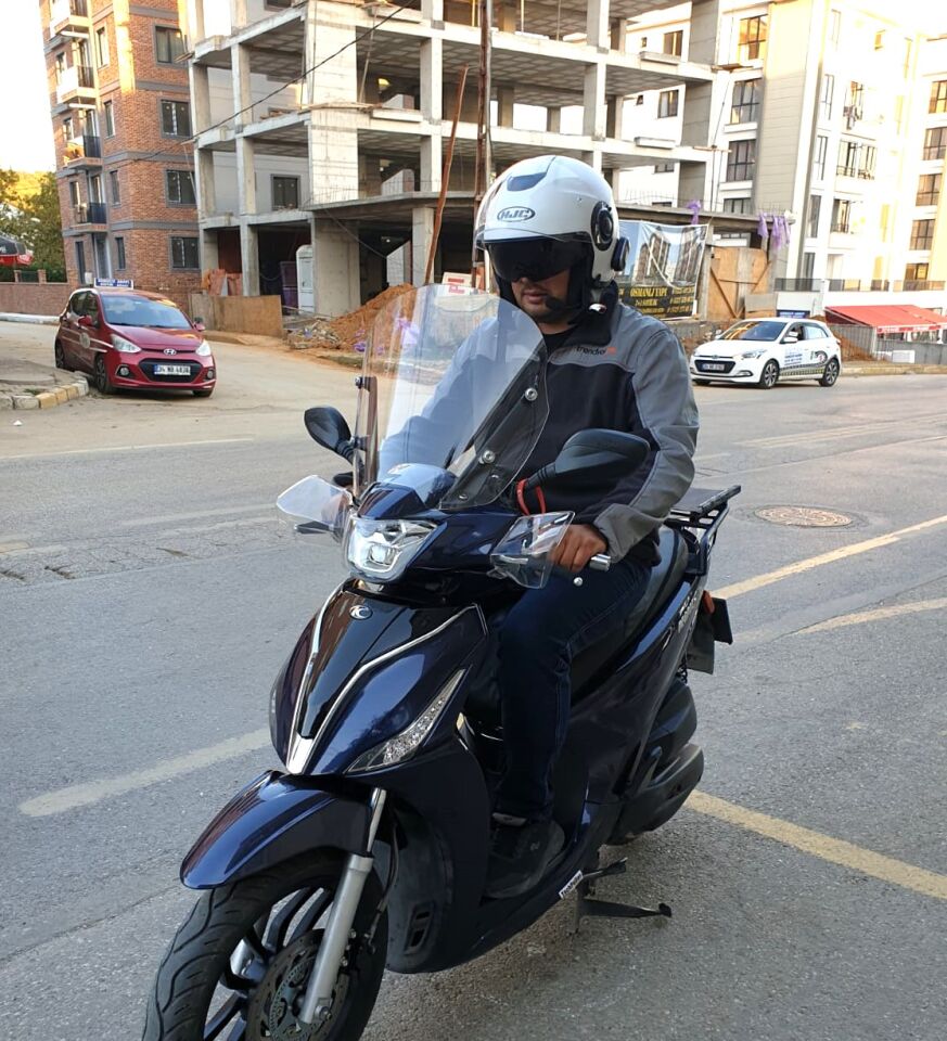 MOTOCAM Kymco People S 200 Ön Cam 2020-2026 Model 38cm Şeffaf Renkli 4mm SPORTİF