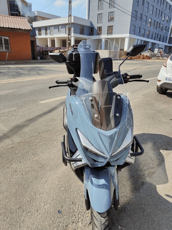 MOTOCAM Küba Chia 125 Ön Cam 2023-2026 Model 75cm Şeffaf Renkli 4mm UZUN