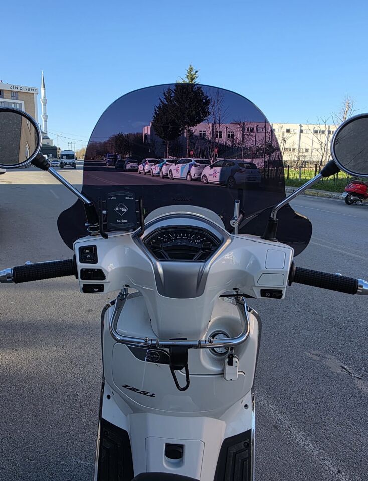 MOTOCAM Kymco Like 200 Ön Cam 2009-2023 Model 43cm Siyah Renkli 4mm APARATSIZ