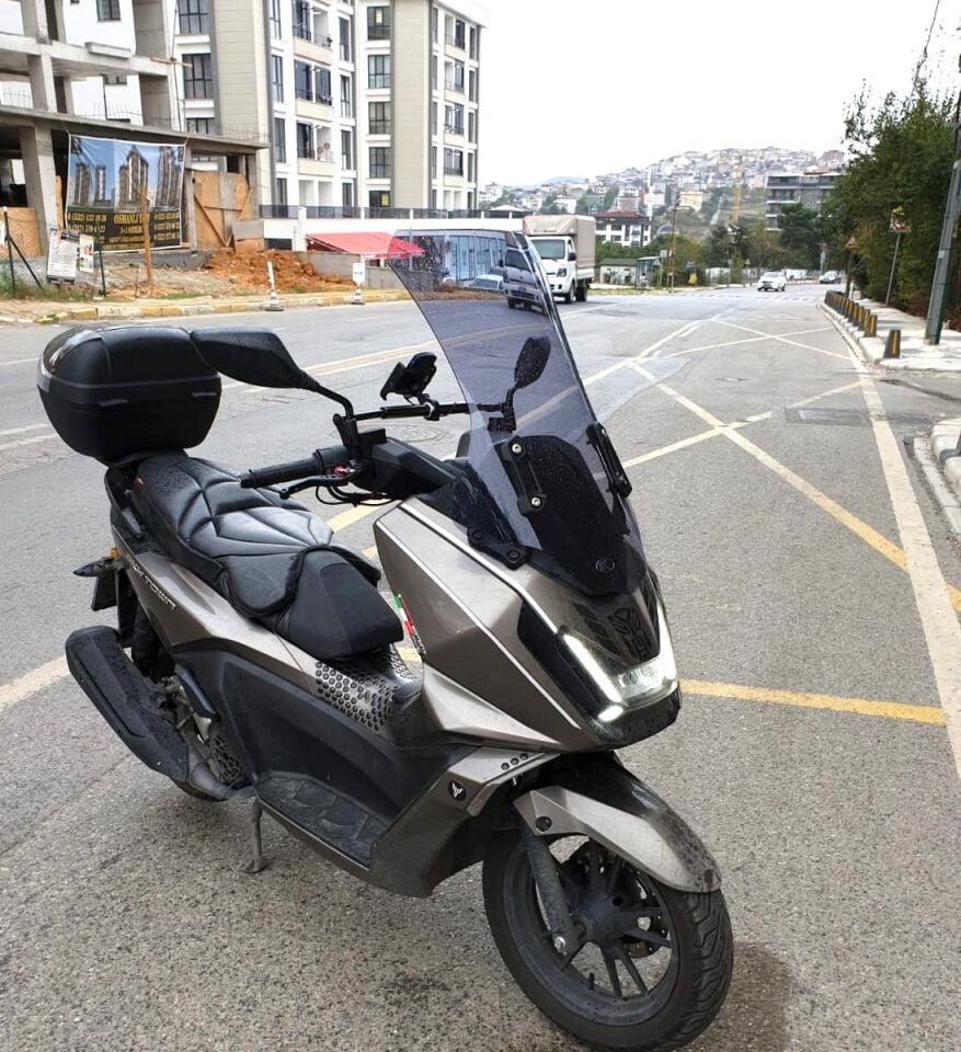 MOTOCAM kymco Skytown 125 Ön Cam 2023-2026 Model 72cm Füme Renkli 4mm UZUN