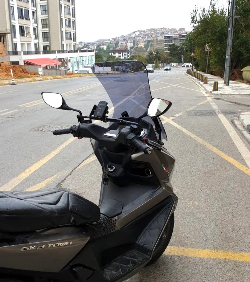MOTOCAM kymco Skytown 125 Ön Cam 2023-2026 Model 72cm Füme Renkli 4mm UZUN