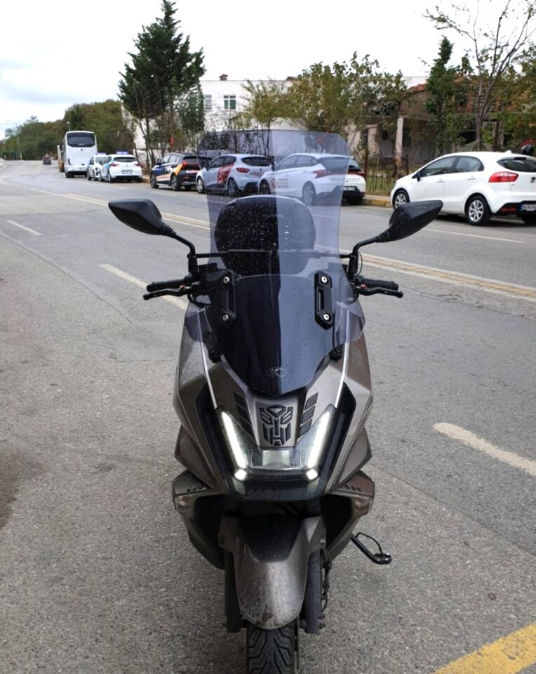 MOTOCAM kymco Skytown 125 Ön Cam 2023-2026 Model 72cm Füme Renkli 4mm UZUN