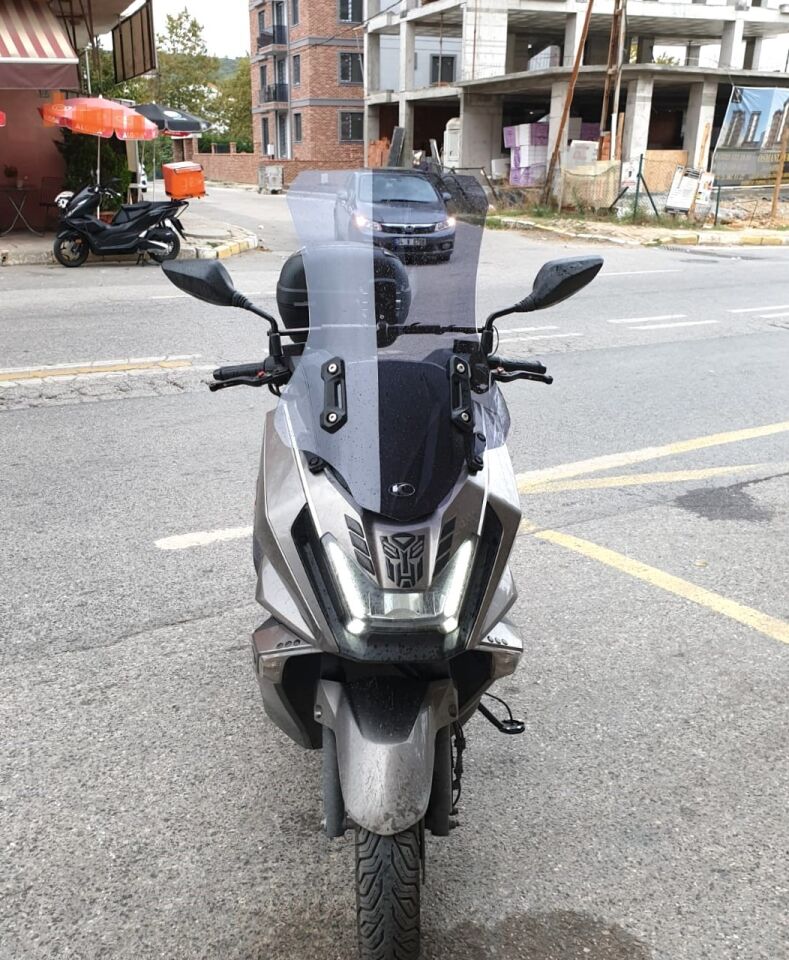MOTOCAM kymco Skytown 125 Ön Cam 2023-2026 Model 72cm Füme Renkli 4mm UZUN