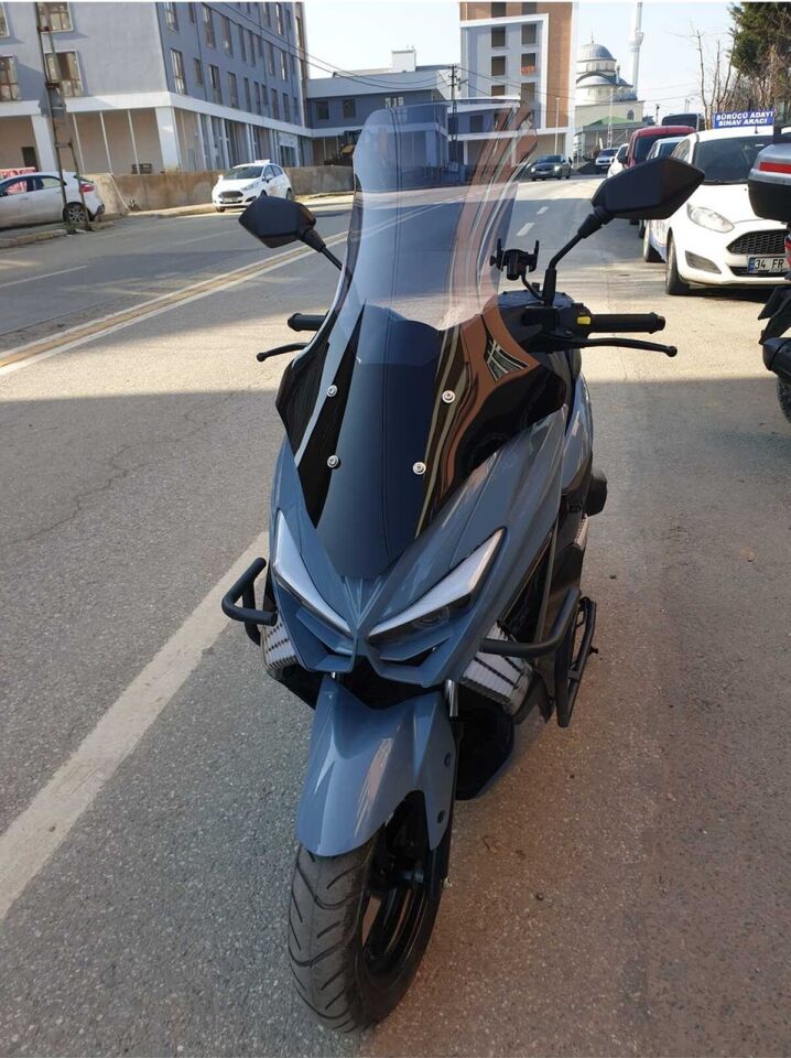 MOTOCAM Küba Chia 125 Ön Cam 2023-2026 Model 78cm Füme Renkli 4mm UZUN