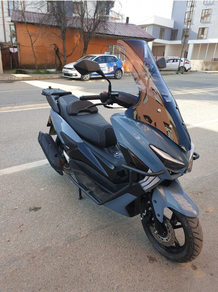 MOTOCAM Küba Chia 125 Ön Cam 2023-2026 Model 78cm Füme Renkli 4mm UZUN