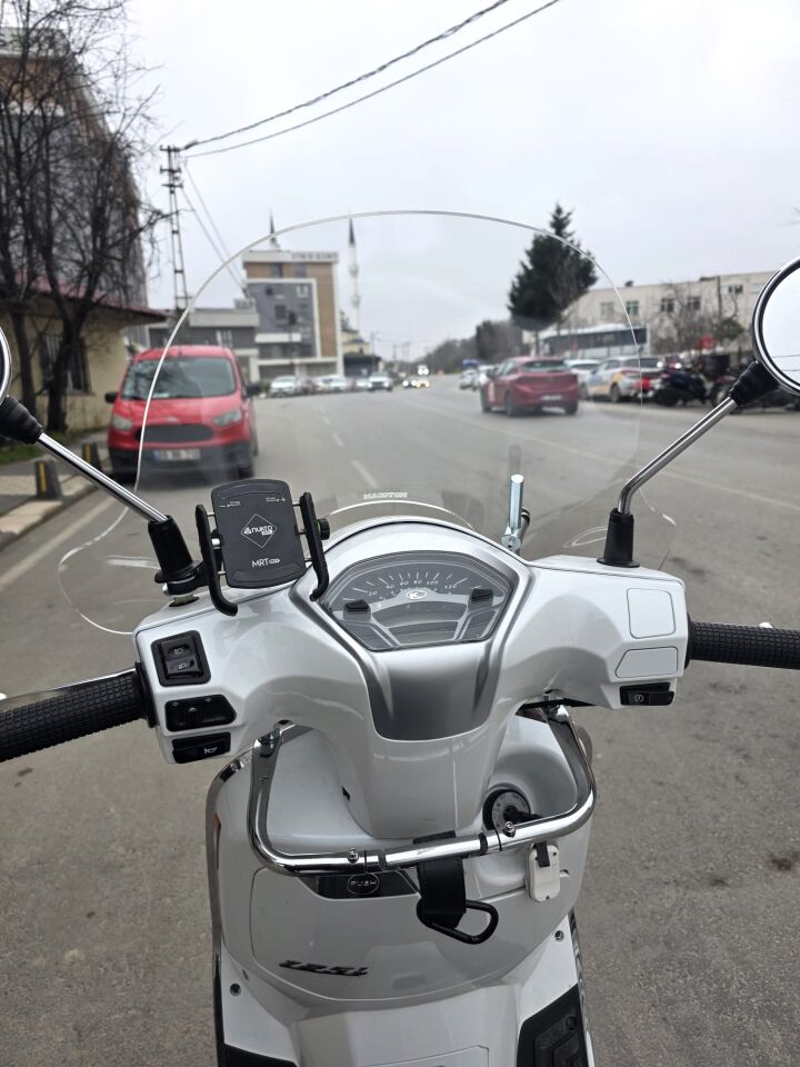 MOTOCAM Kymco Like 200 Ön Cam 2009-2023 Model 43cm Şeffaf Renkli 4mm APARATSIZ